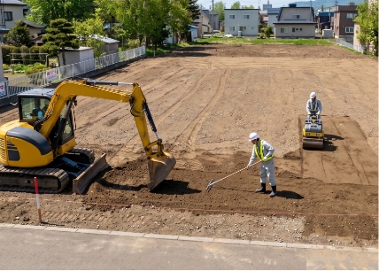 住宅解体後の整地作業